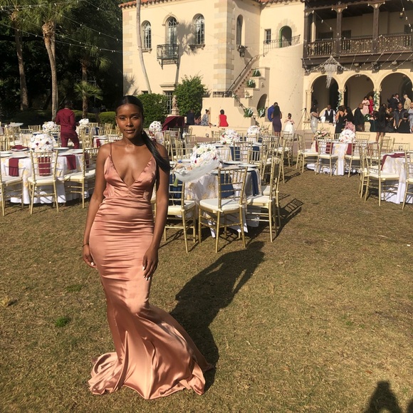 Moda Glam boutique gown. - Picture 2 of 2